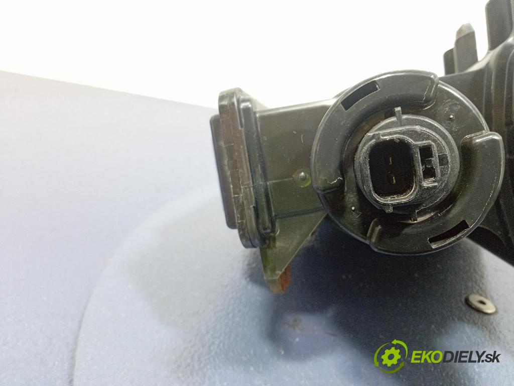 Mazda 3 2015 Nádrž: Uhlík: Aktívny: