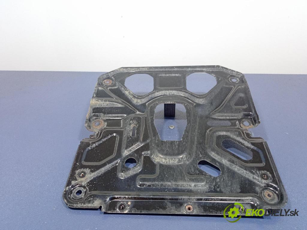 Mazda 3 2015 kryt Motor: