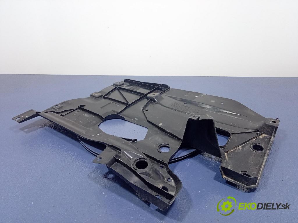 Mazda 3 2015 kryt Plast: podvozek: BJS756122