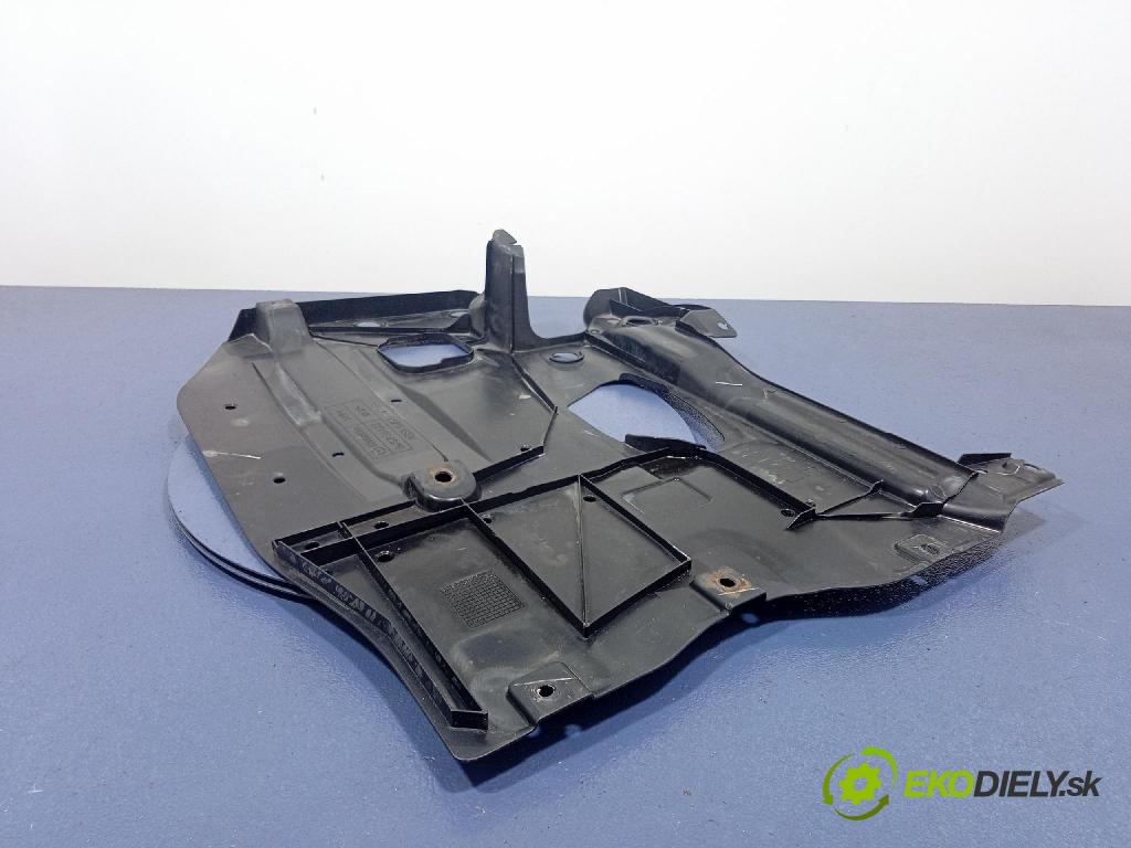 Mazda 3 2015 kryt Plast: podvozek: BJS756122