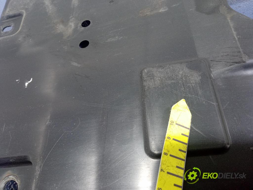 Mazda 3 2015 kryt Plast: podvozek: BJS756122