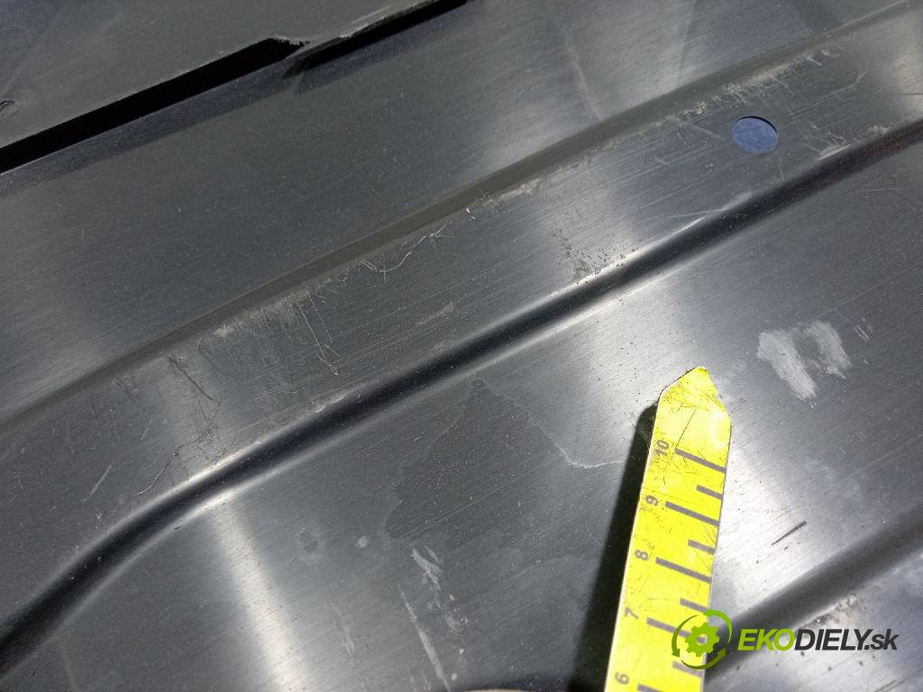 Mazda 3 2015 kryt Plast: podvozek: BJS756122