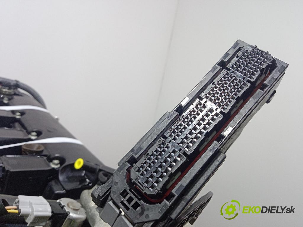Mazda 3 2015 motor Benzín: PE40
