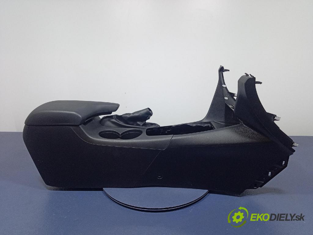 Mazda 3 2015 tunel Stredný: