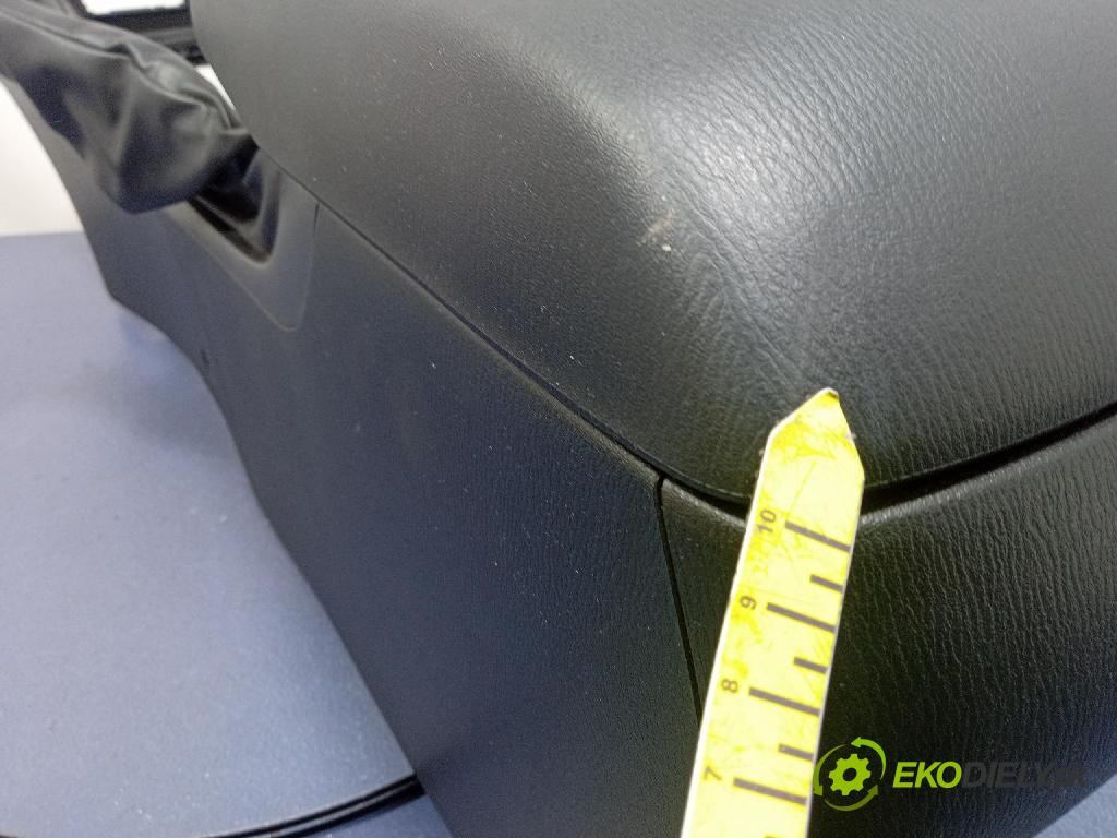 Mazda 3 2015 tunel Stredný:
