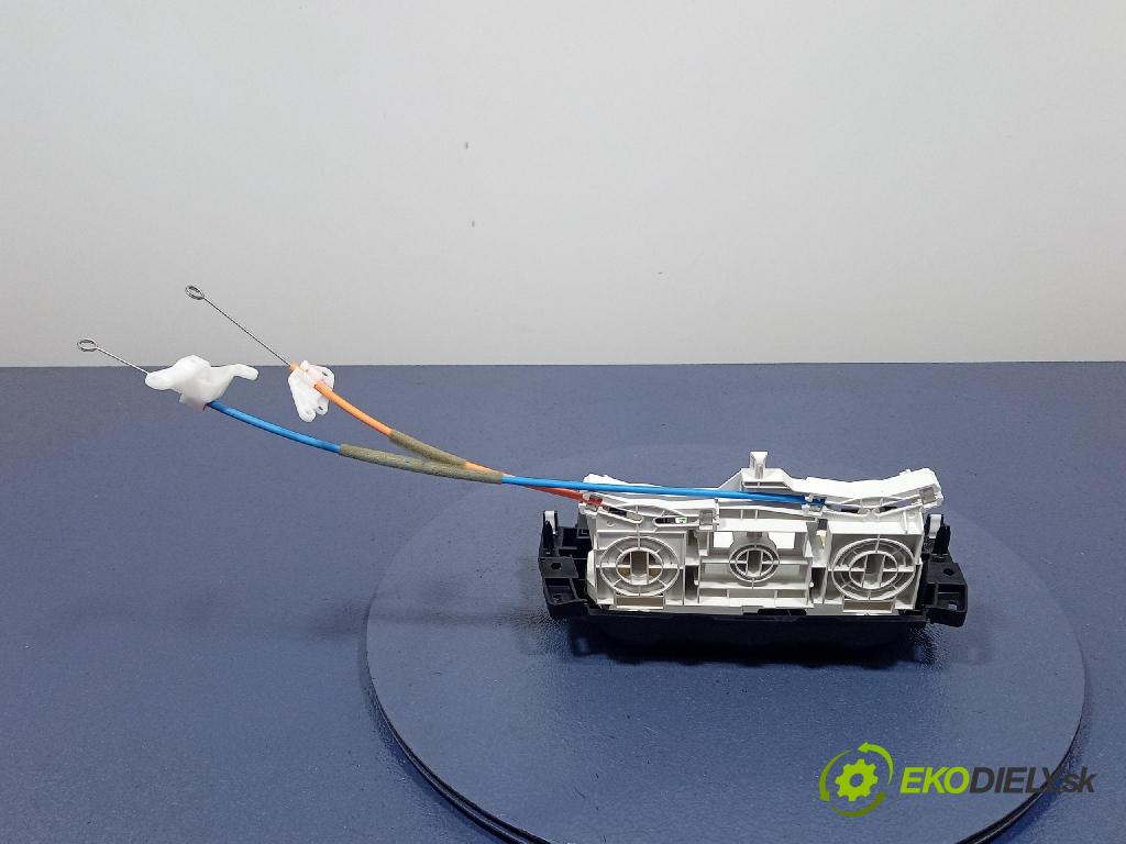 Mazda 3 2015 prepínač Klimatizácia: Prúd vzduchu: BJS761190A