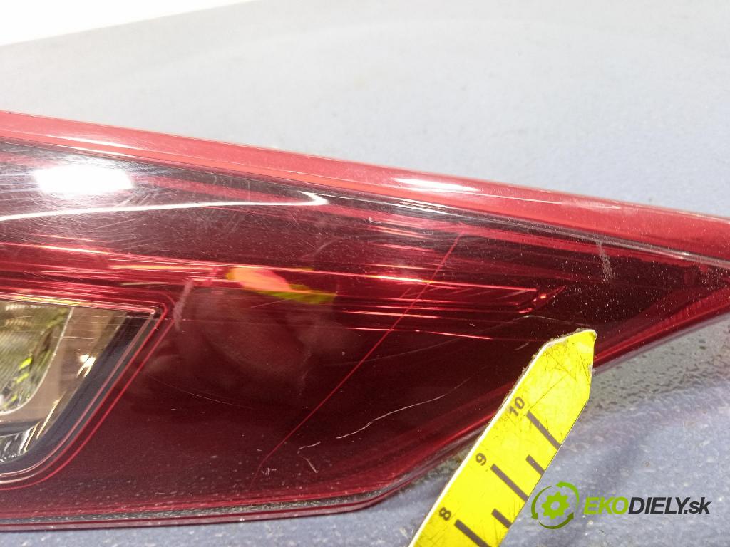 Mazda 3 2015 svetlo / reflektor zad ľavá Vnútri: B45A-513G0