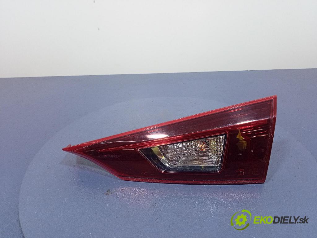 Mazda 3 2015 svetlo / reflektor zad Prava: Vnútri: B45A-513F0