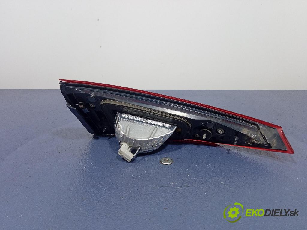 Mazda 3 2015 svetlo / reflektor zad Prava: Vnútri: B45A-513F0