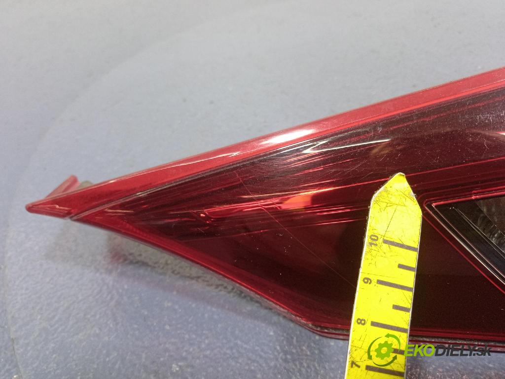 Mazda 3 2015 svetlo / reflektor zad Prava: Vnútri: B45A-513F0
