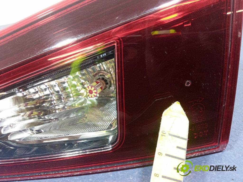 Mazda 3 2015 svetlo / reflektor zad Prava: Vnútri: B45A-513F0
