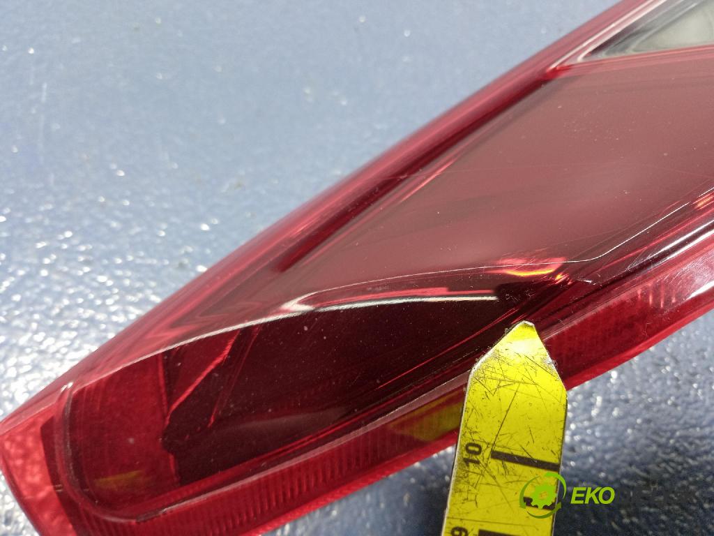 Mazda 3 2015 svetlo / reflektor zad Prava: Vnútri: B45A-513F0