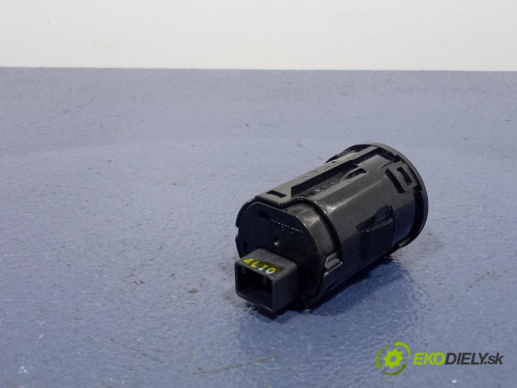 Mazda 3 2015 prepínač Start/Stop BJS7663S0