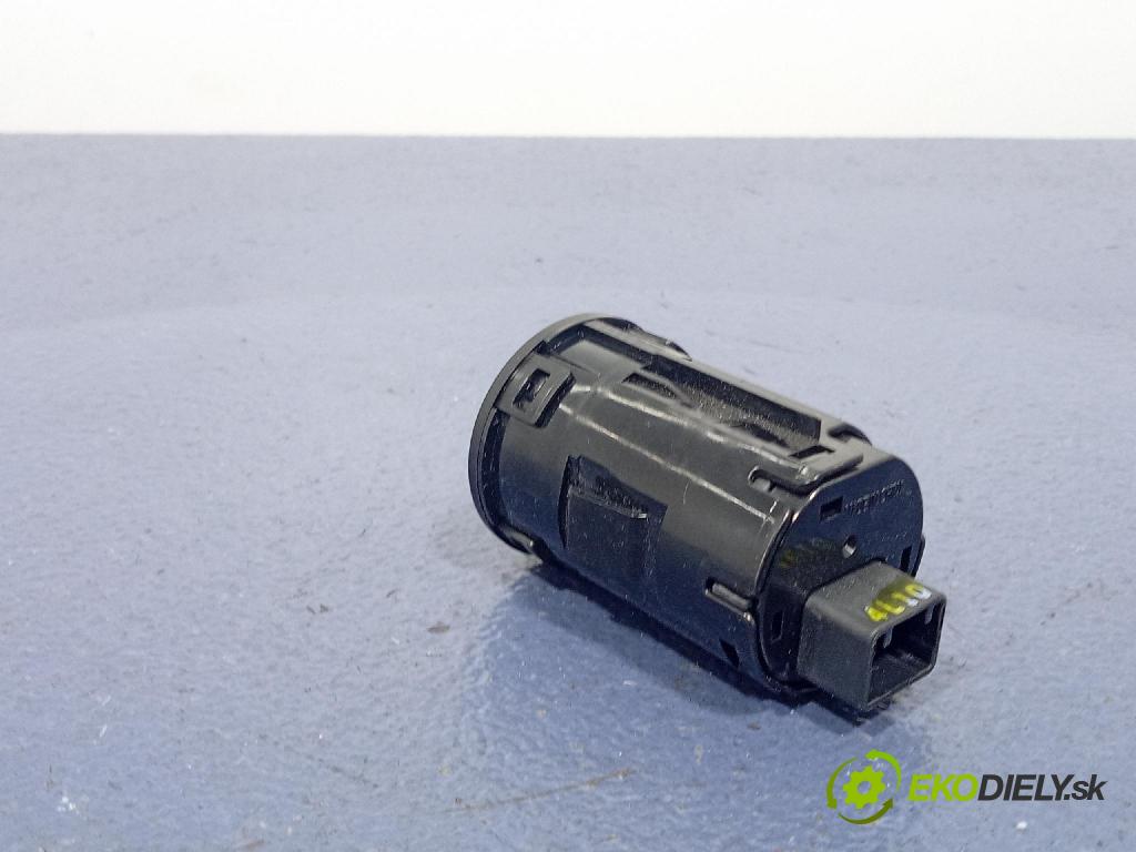 Mazda 3 2015 prepínač Start/Stop BJS7663S0