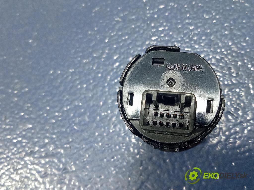 Mazda 3 2015 prepínač Start/Stop BJS7663S0