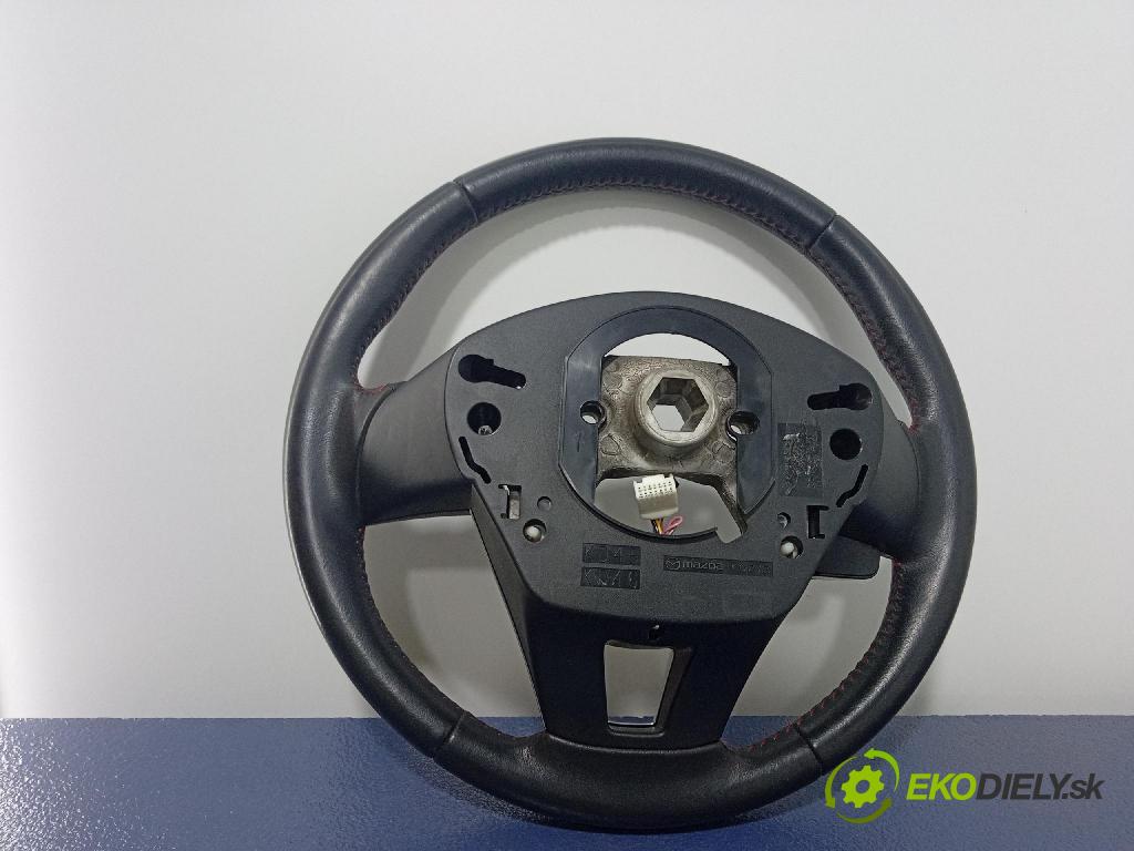 Mazda 3 2015 volant