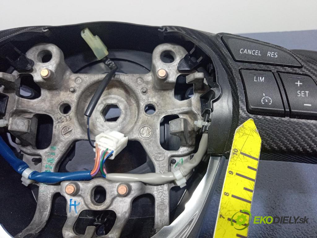 Mazda 3 2015 volant 