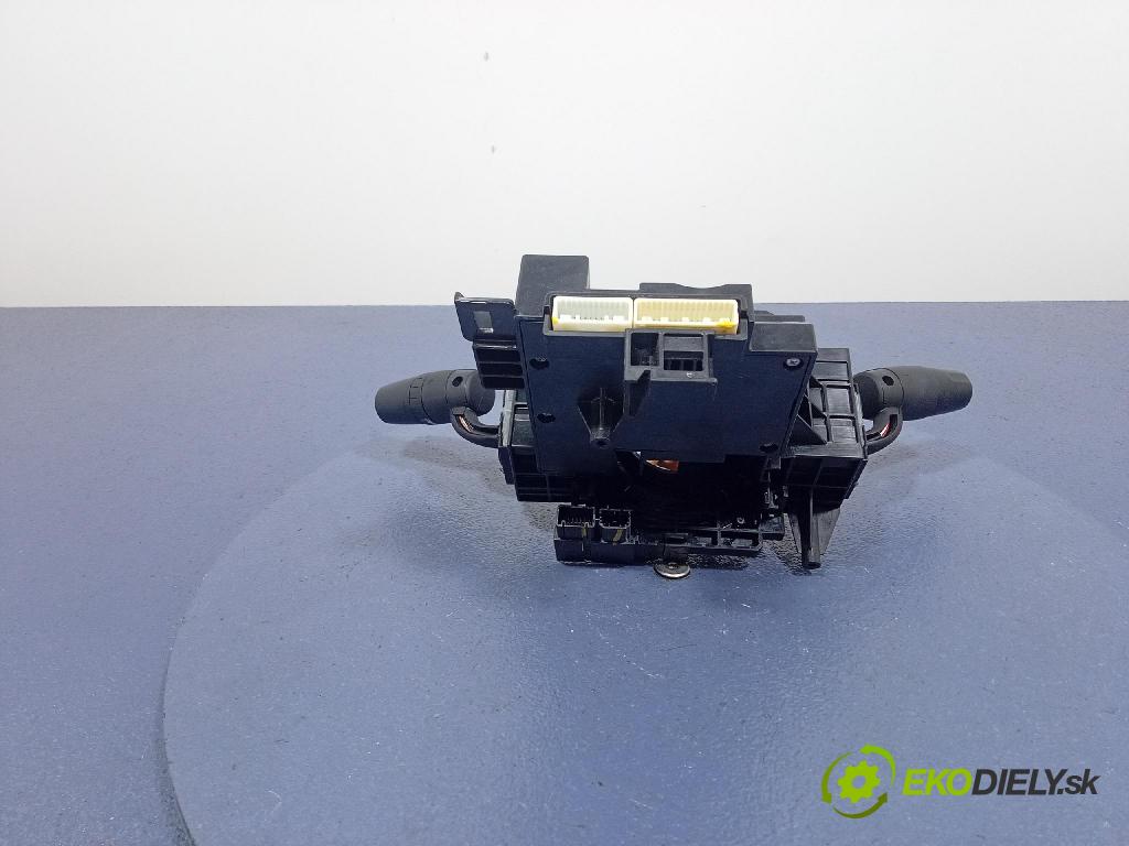 Mazda 3 2015 prepínač Komplex: KD3366CS0