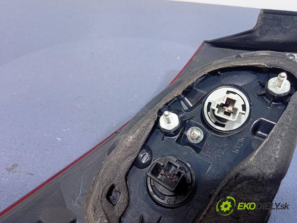 Mazda 3 2015 svetlo / reflektor zad Prava: Vonkajsia: BHN1-51150