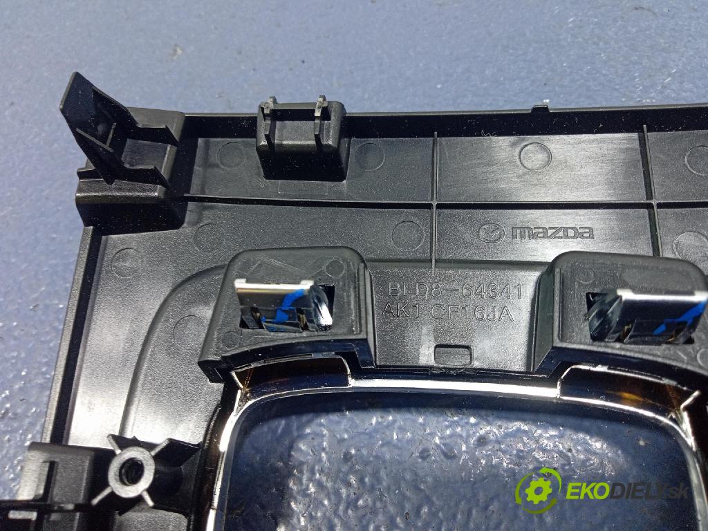 Mazda 3 2015 lišta Dekoratívne: BLD8-64341