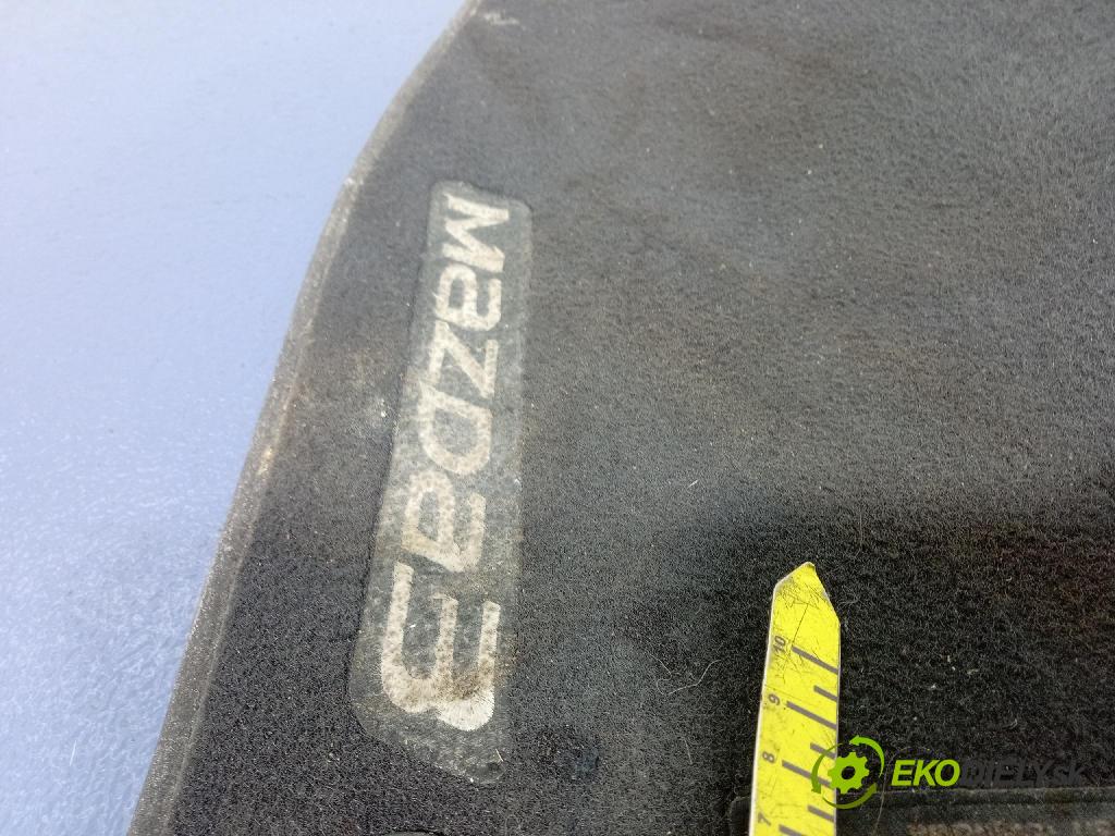 Mazda 3 2015 koberec do auta BJS768G20