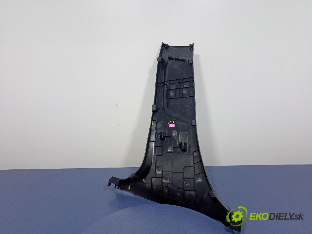 Mazda 3 2015 kryt Plast: Interiéry: BJS7-68220