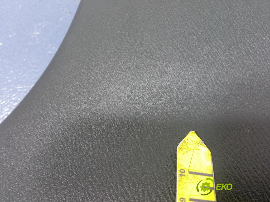 Mazda 3 2015 kryt Plast: Interiéry: BJS7-68220