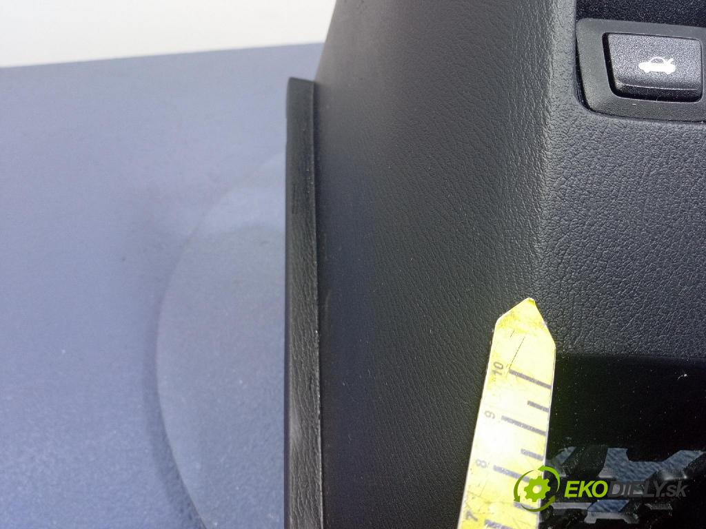 Mazda 3 2015 kryt Plast: Interiéry: BJS764281