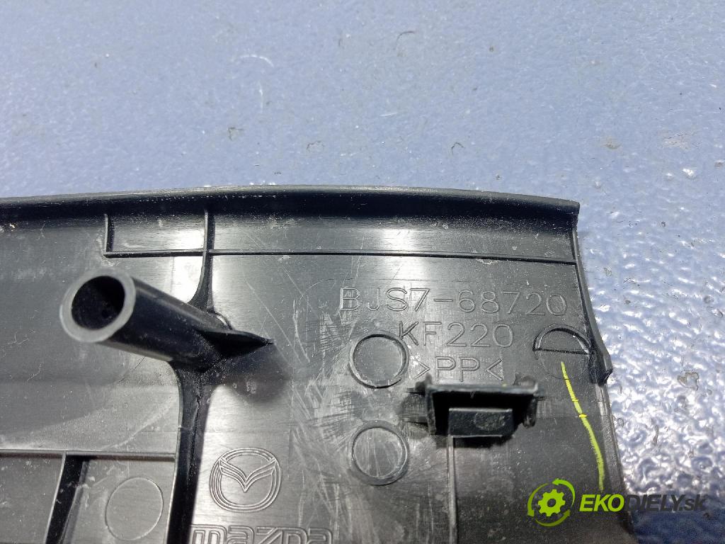 Mazda 3 2015 kryt Plast: Interiéry: BJS7-68720