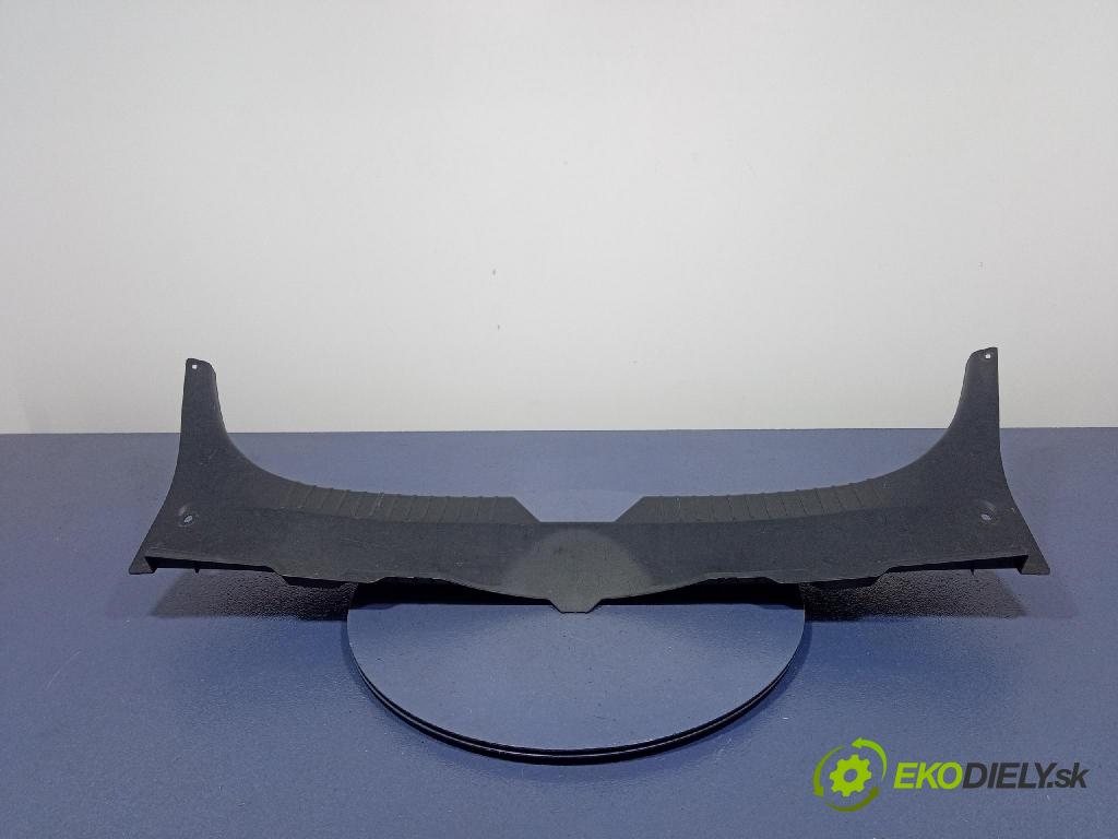 Mazda 3 2015 lišta kufra: BJS7-6889X