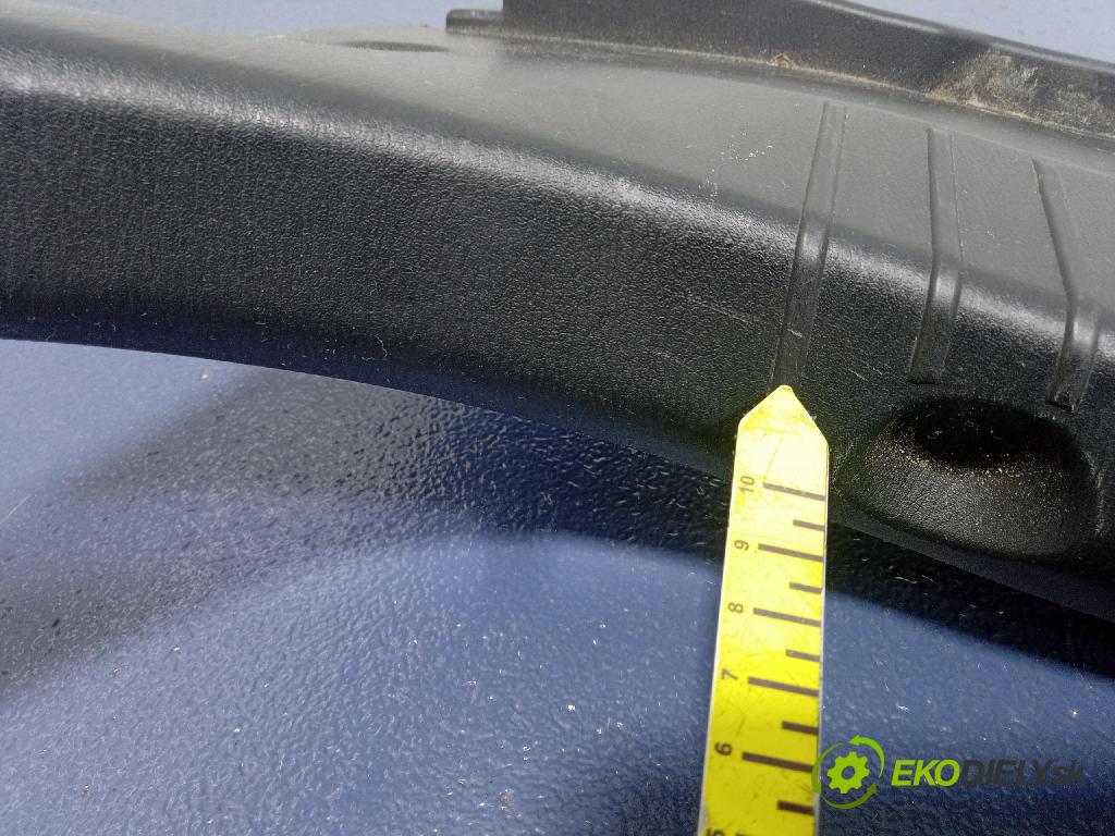 Mazda 3 2015 lišta kufra: BJS7-6889X