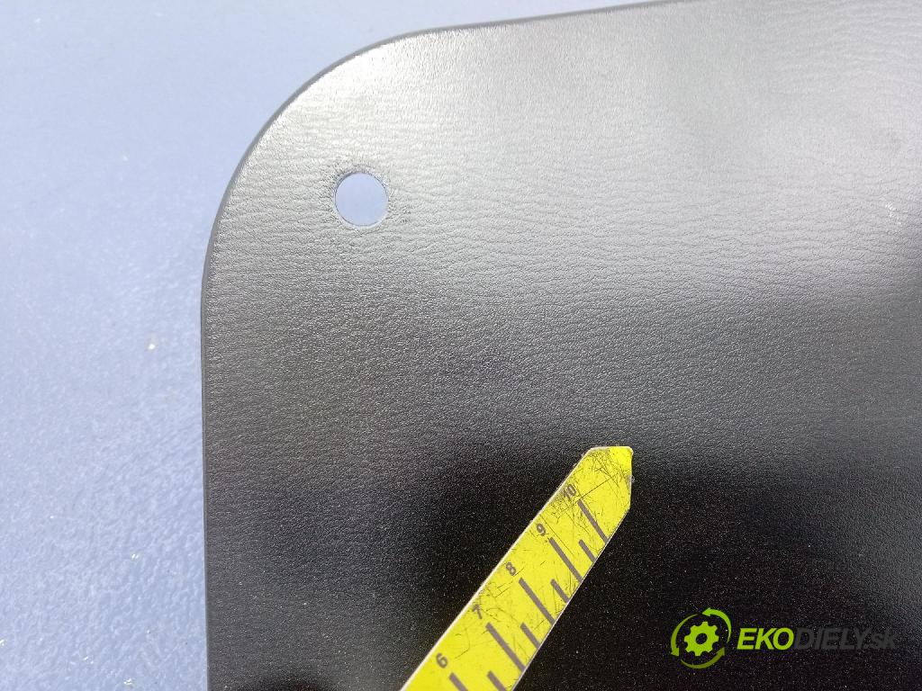 Mazda 3 2015 kryt Plast: Interiéry: BHN9-68760