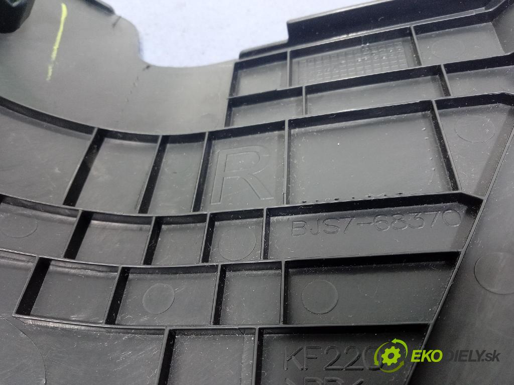 Mazda 3 2015 kryt Plast: Interiéry: BJS768370