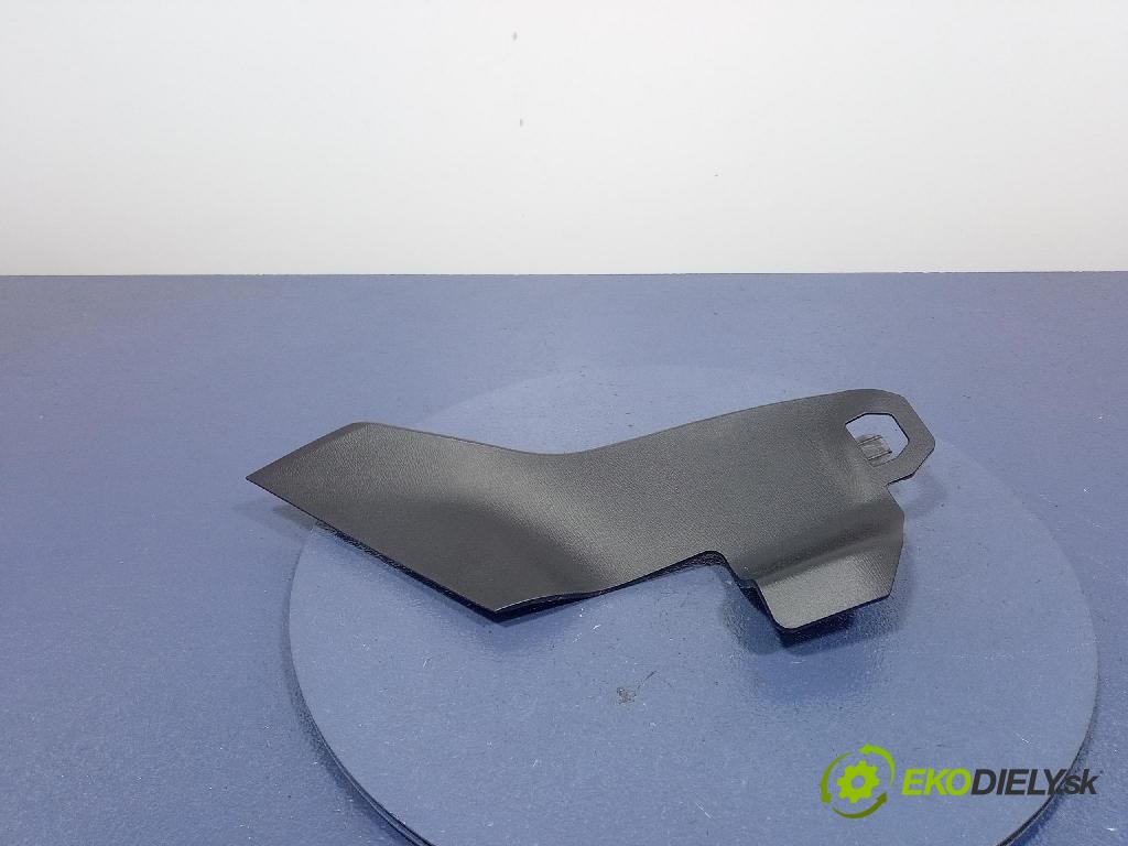 Mazda 3 2015 kryt Plast: Interiéry: BJS764241