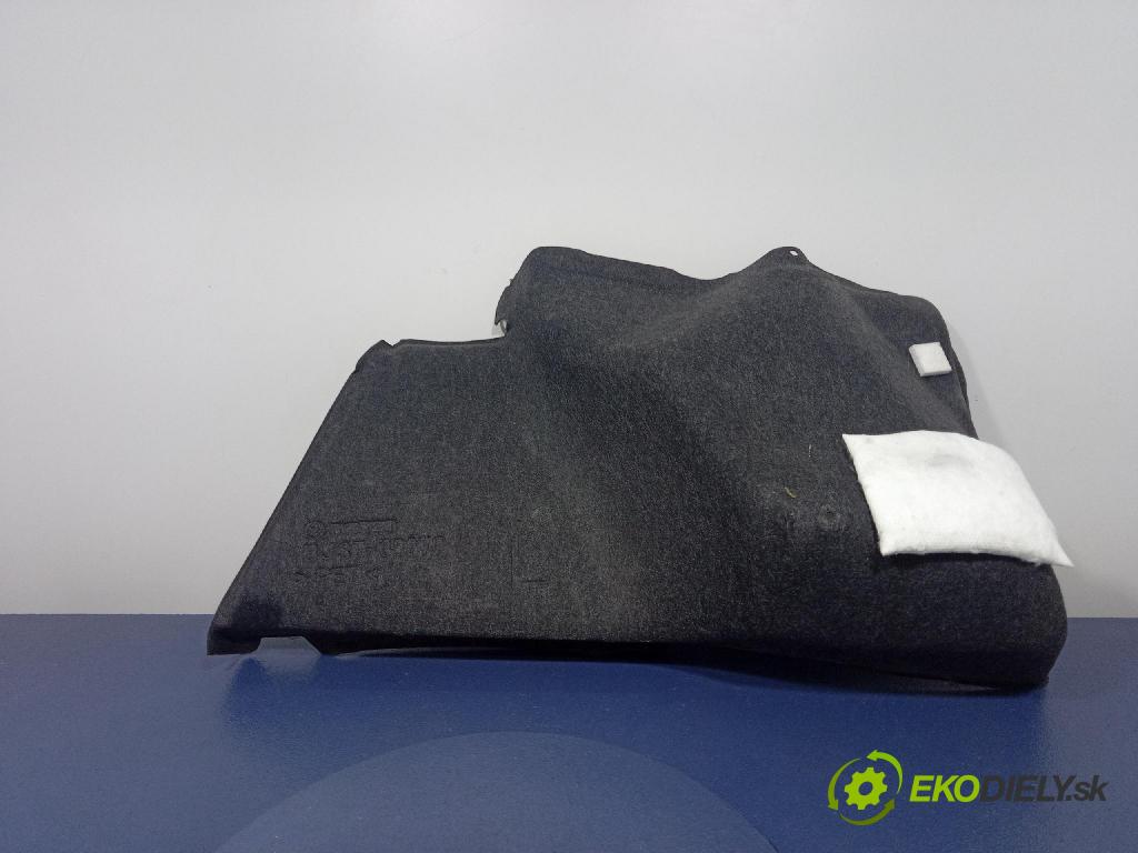 Mazda 3 2015 Čalounictví: kufra:
