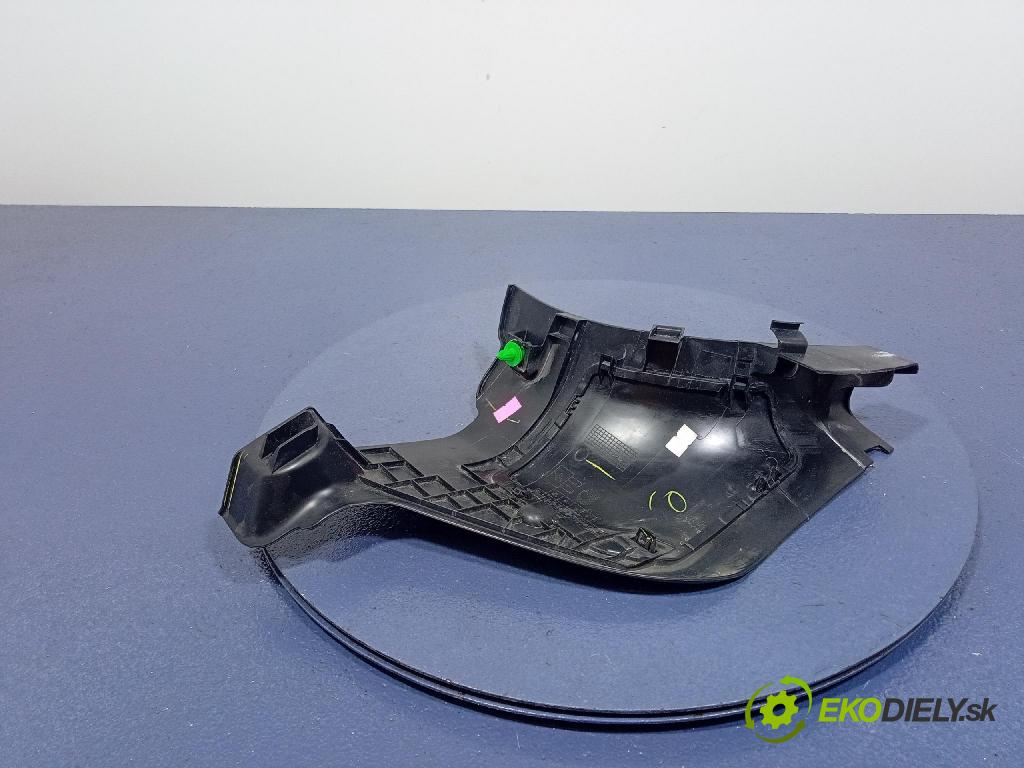 Mazda 3 2015 kryt Plast: Interiéry: