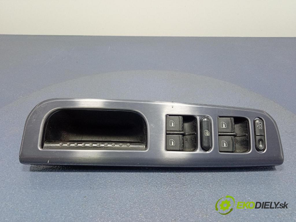 Vw Golf 2003 lišta Dekoratívne: Vnútri: 1J1858069G