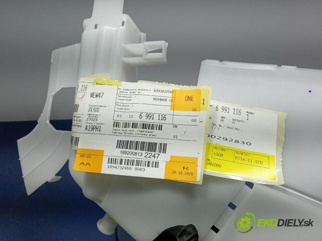 Bmw Seria 3 0 kryt Plast: Interiéry: