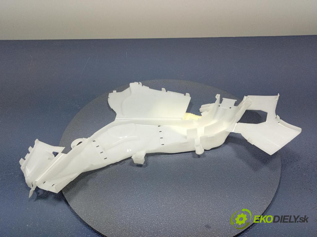 Bmw Seria 3 0 kryt Plast: Interiéry: