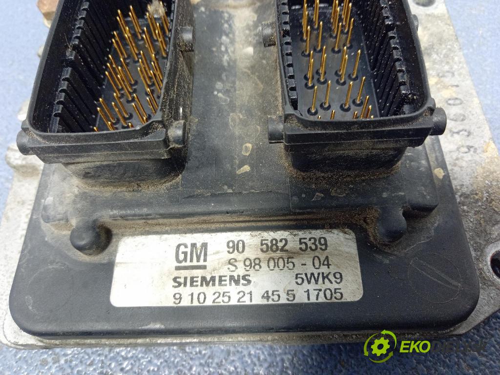 Opel Zafira 2000 riadiaca jednotka Motor: 90582539