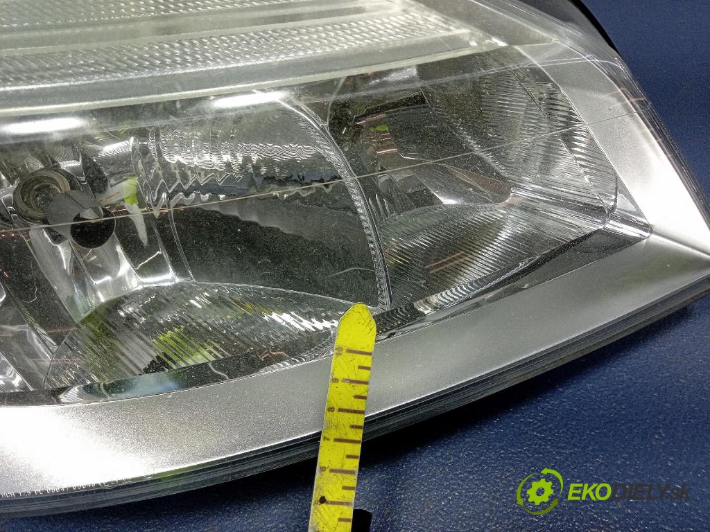 Renault Espace 2007 Reflektor: v pravo: 8200394704