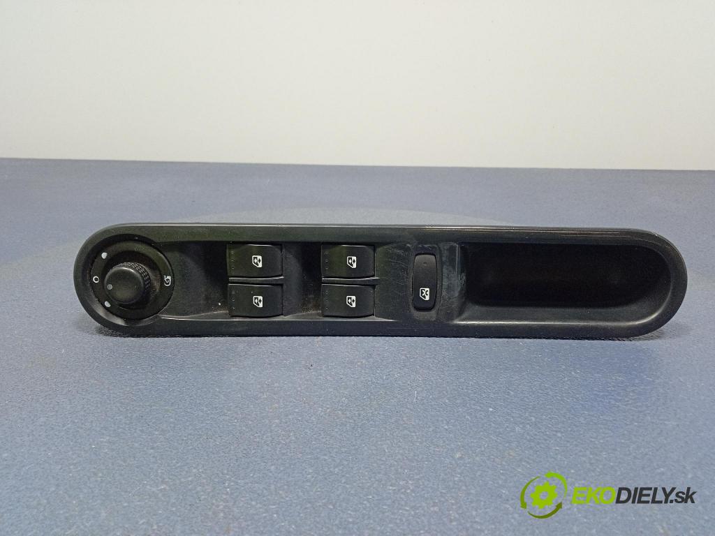 Renault Espace 2007 prepínač Okná: 8200519355