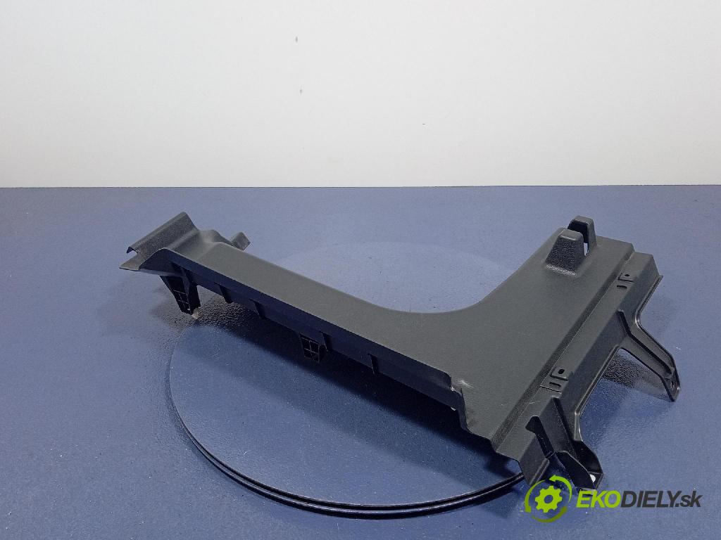 Toyota Camry 2020 kryt Plast: Interiéry: 64272-33060