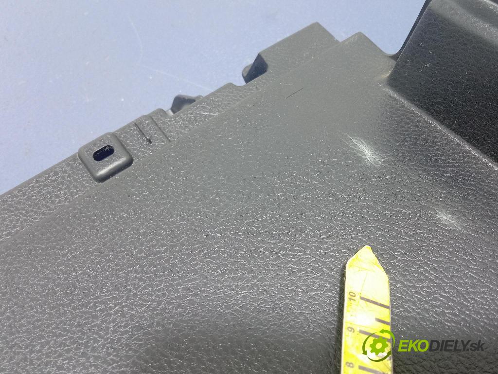 Toyota Camry 2020 kryt Plast: Interiéry: 64272-33060