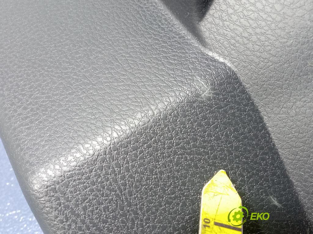 Toyota Camry 2020 kryt Plast: Interiéry: 64272-33060