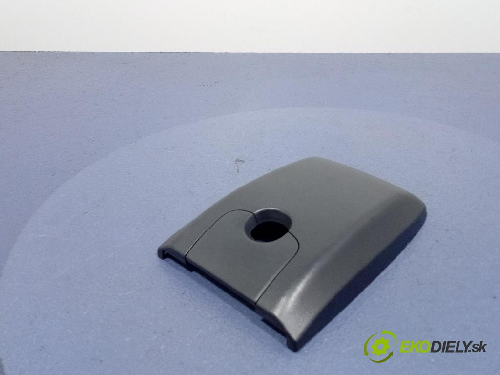 Toyota Camry 2020 kryt Plast: Interiéry: 86466-33060