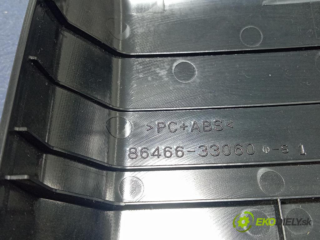 Toyota Camry 2020 kryt Plast: Interiéry: 86466-33060