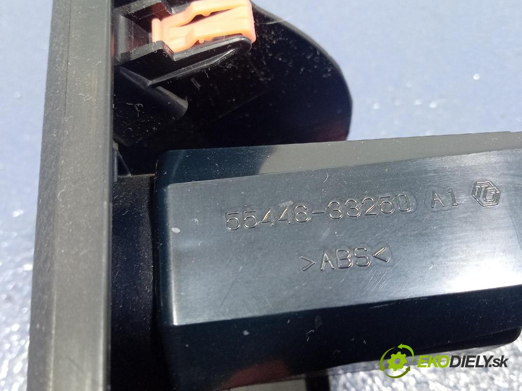 Toyota Camry 2020 prepínač Start/Stop 55446-33250