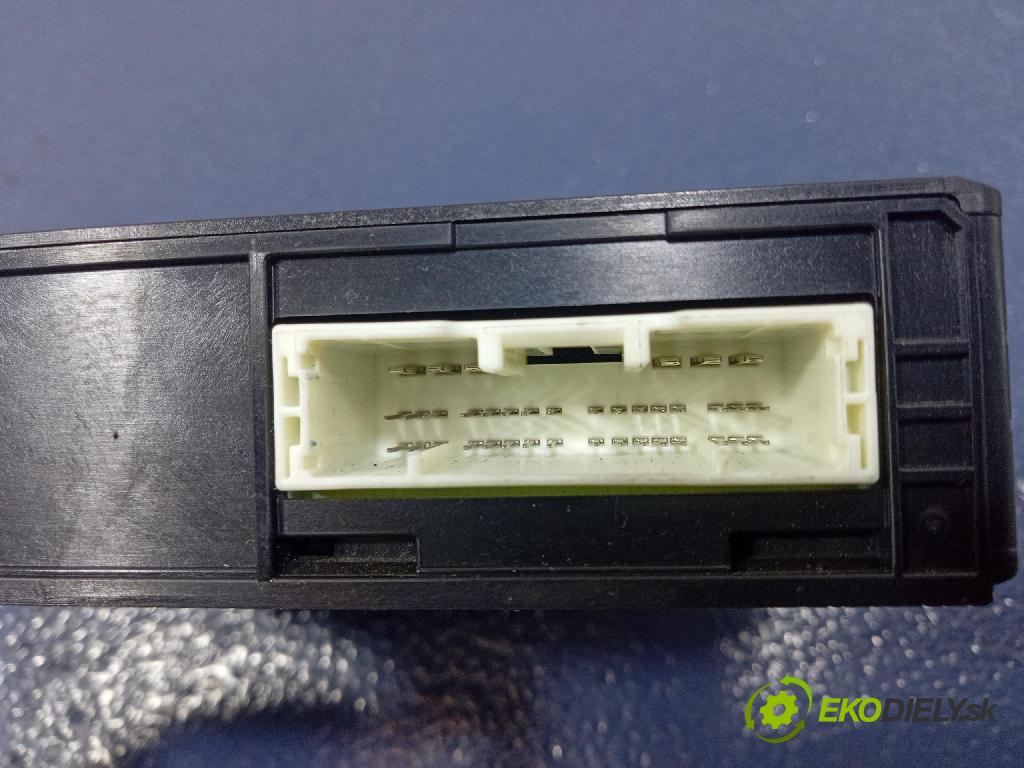 Toyota Camry 2020 riadiaca jednotka 86740-33090
