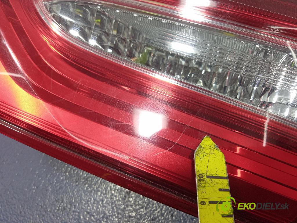 Toyota Camry 2020 svetlo / reflektor zad Prava: Vnútri: 33-240